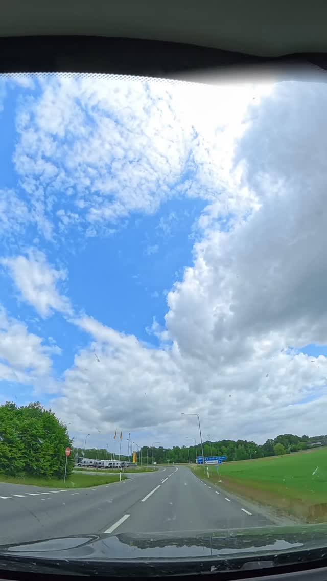 Den där tiden på året är här igen. 🤘🔥

Idag hämtades fotoackrediteringen och nu är det bara att ladda batterierna, tömma minneskorten och göra sig redo för några dagar av ren rockmagi på Sweden Rock. 📸🎸

Vi ses framför scenerna!

#SwedenRock #SwedenRockFestival